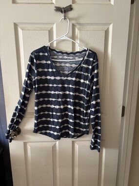 Sonoma Navy and White Wave Stripe V-Neck Long Sleeve Top